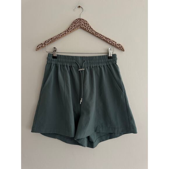 VARLEY Barket Woven Shorts in Dark Forest Size Small - Picture 5 of 8